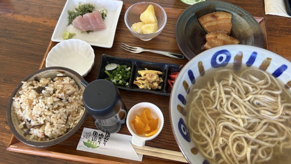 エモンズの帰り道にランチ