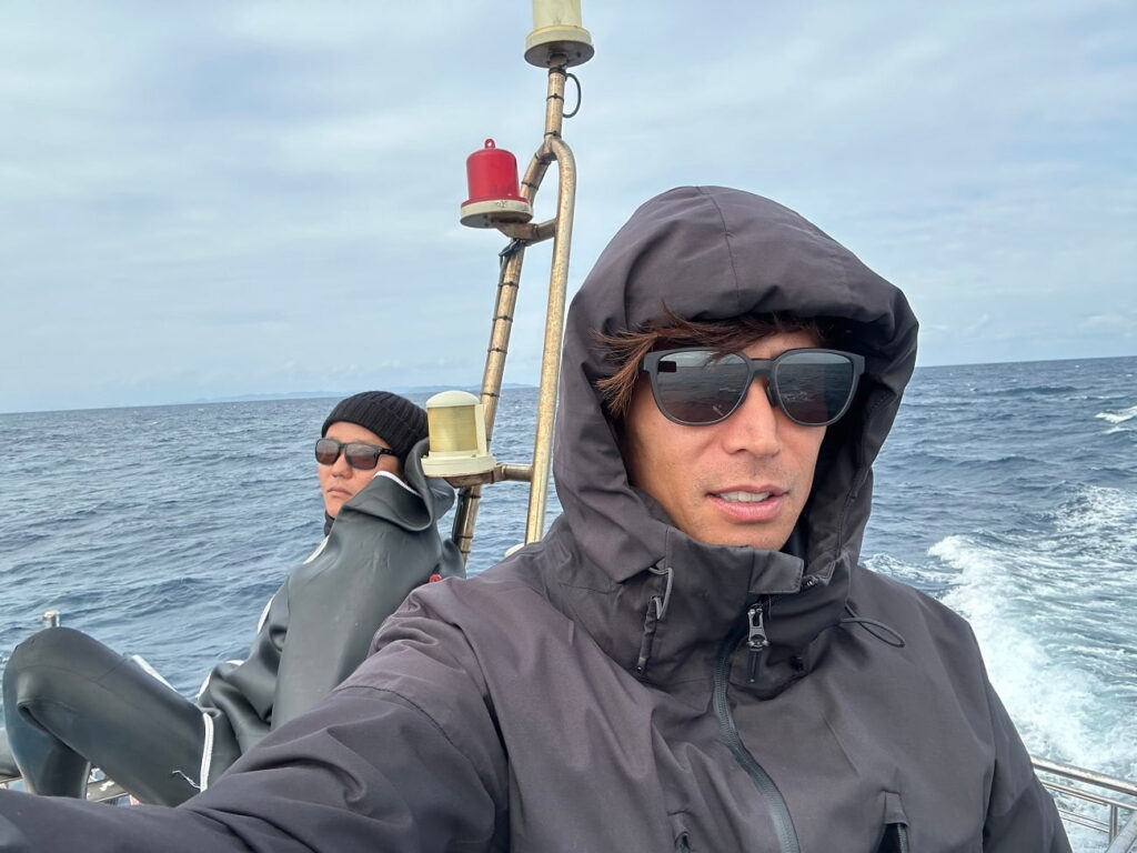 ホエールスイム中の船上で撮った写真