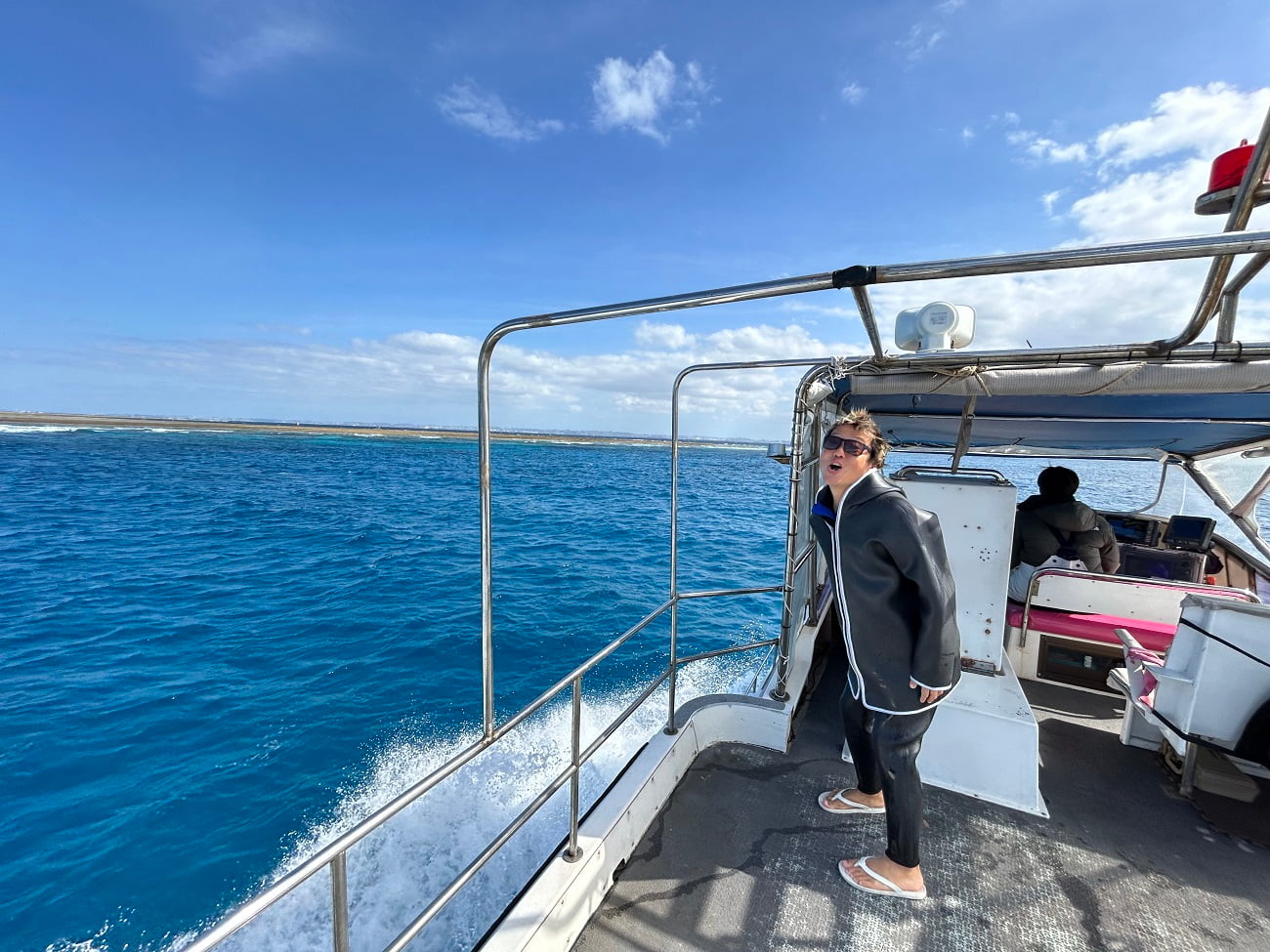 ホエールスイム中の船上