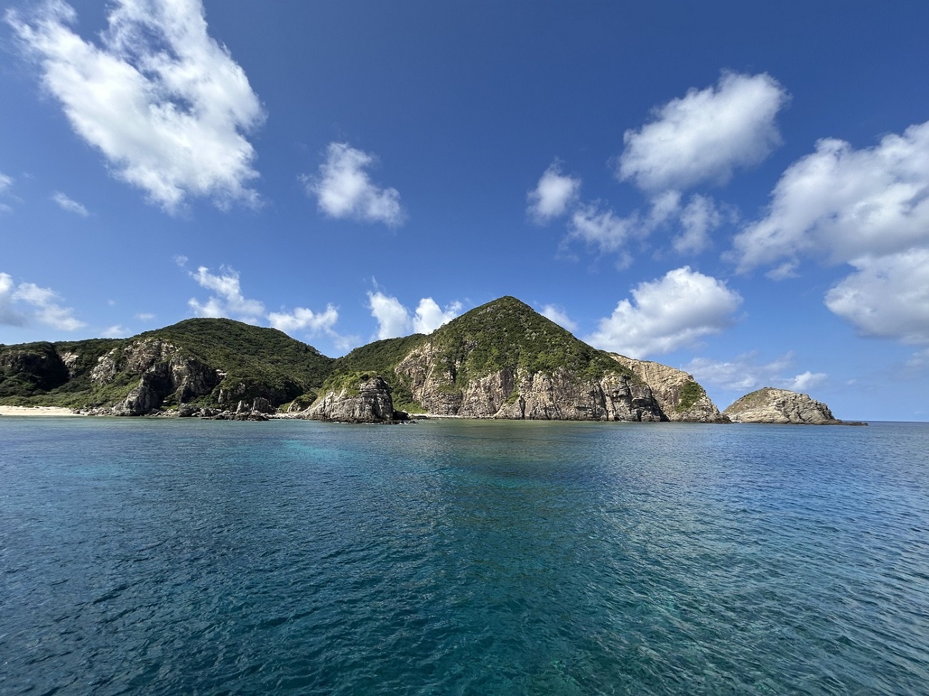 The beautiful sea and scenery seen from the boat