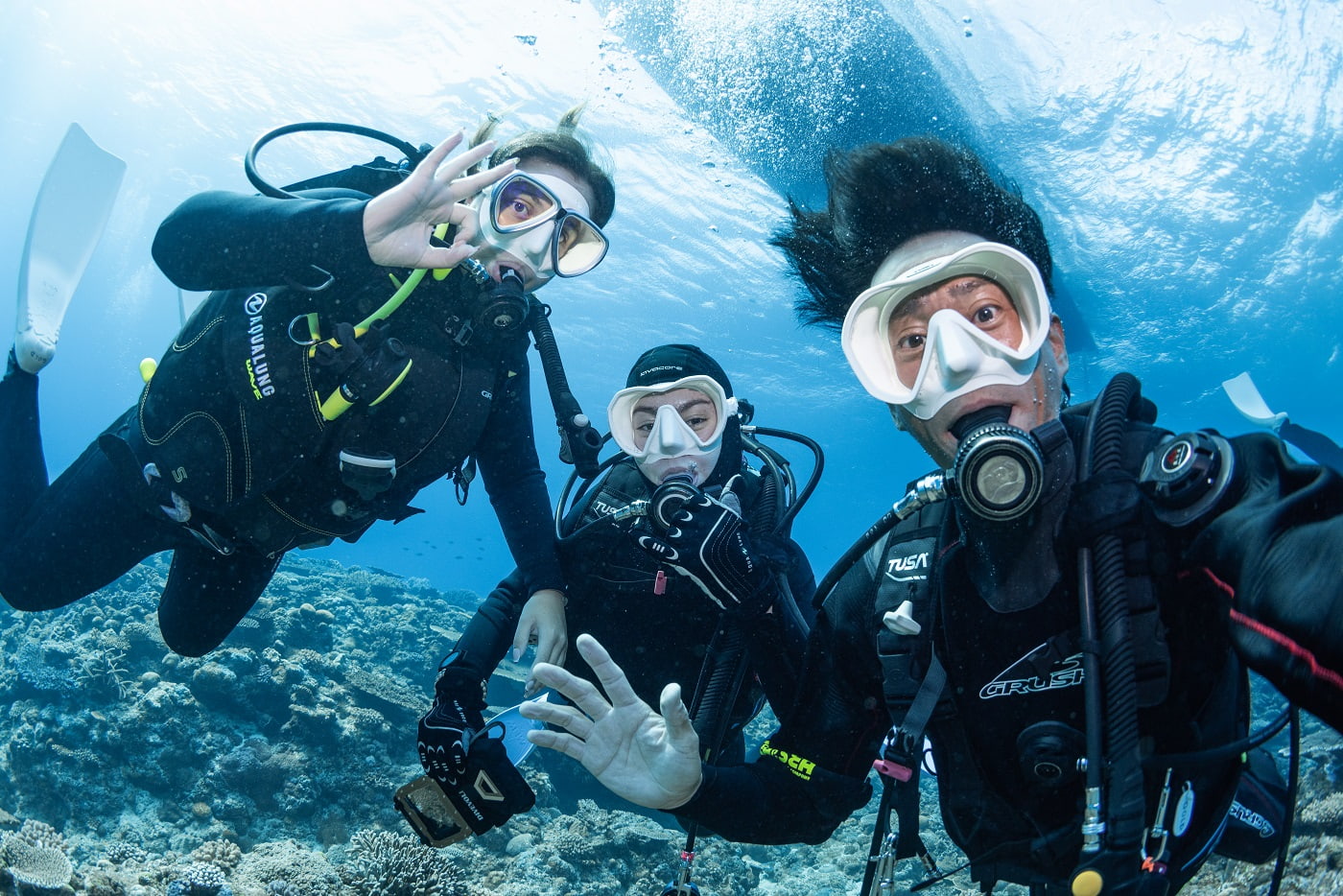 photo with guests during the dive in the kerama islands