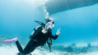 Diving in the Kerama Islands with guests from Canada! 30m visibility and Nemo (clownfish)!