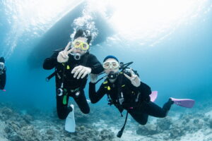 Diving in the Kerama Islands With Guests From Russia and Canada! Big Ray, Amazing Visibility