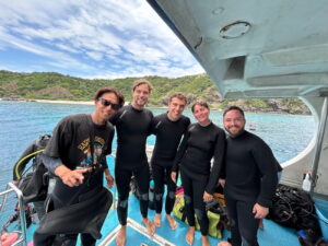 Diving in the Kerama Islands With Guests From France, Chile, and Israel! Beautiful Caves