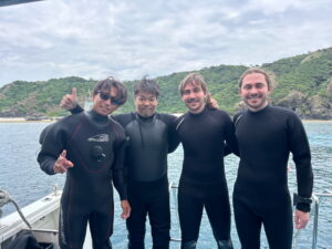 Diving in the Kerama Islands With Guests From France and Hong Kong. Sea Turtle!