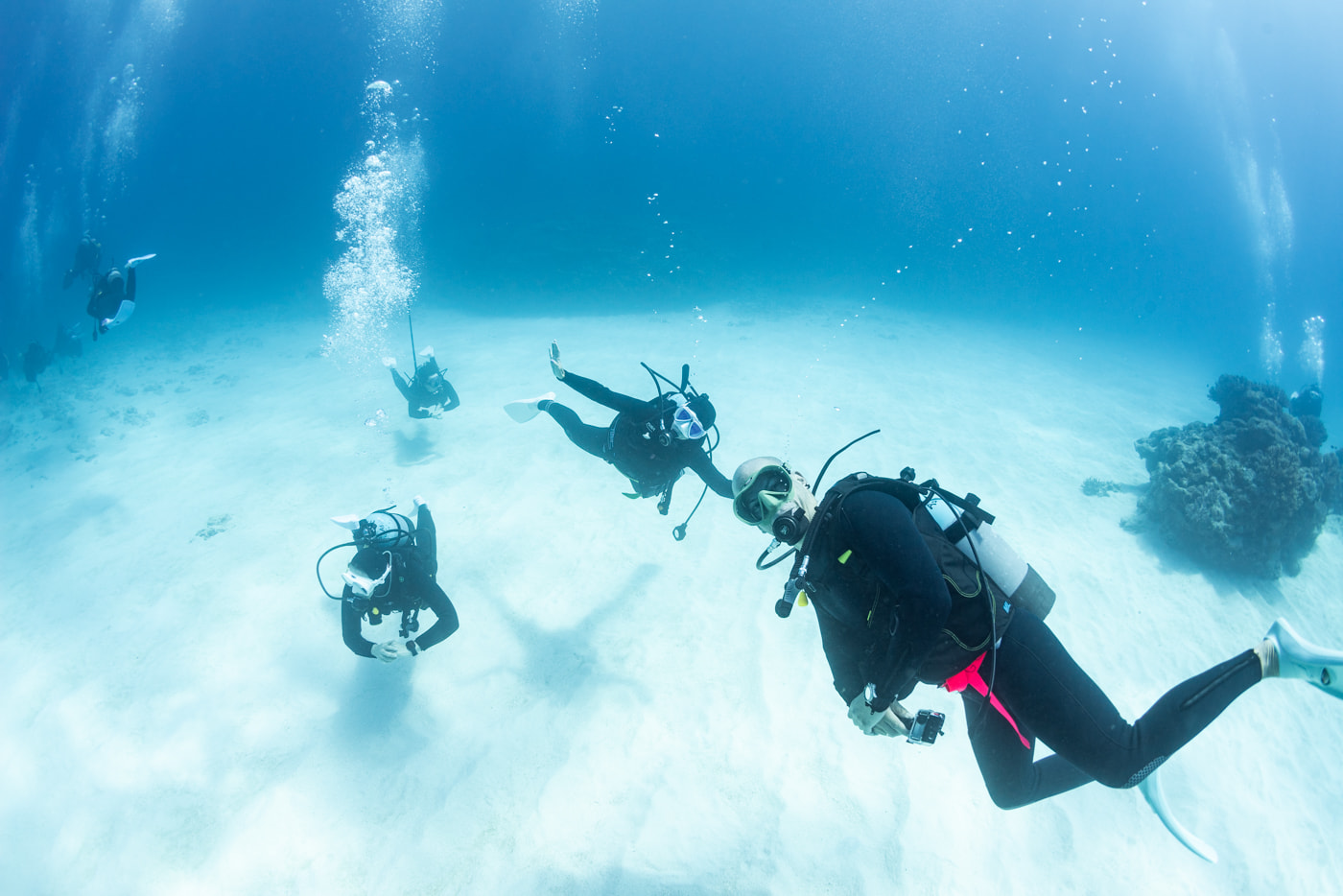 Guests enjoying a dive at Arari.