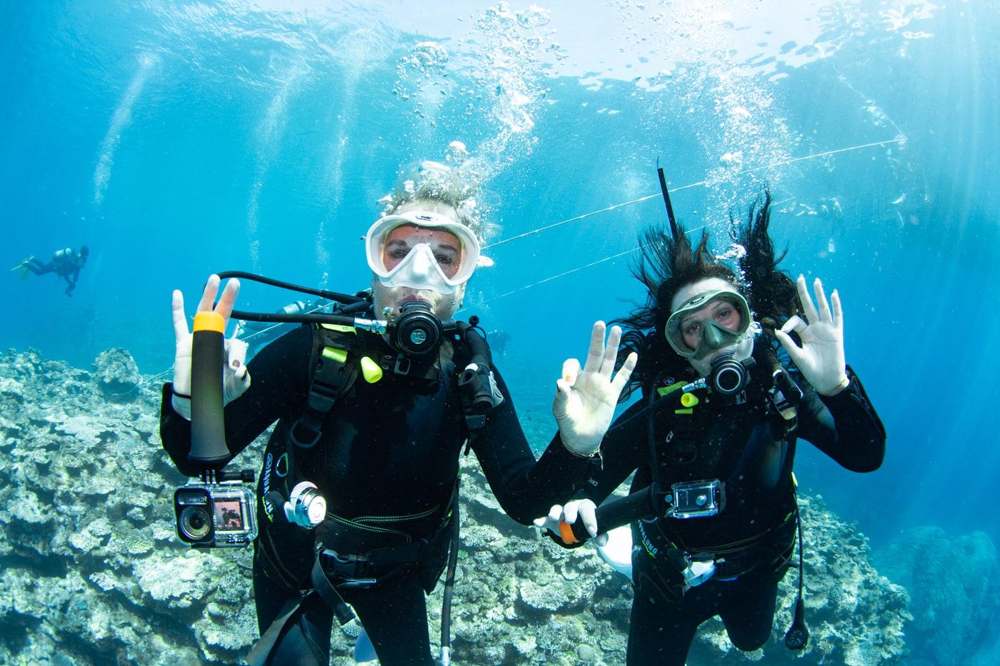 Group photo underwater with our guests.