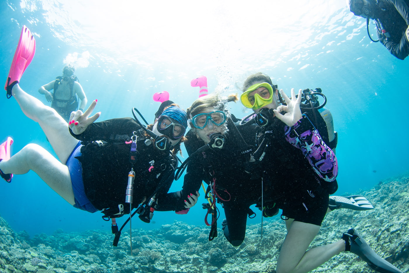 Group photo underwater with our guests.