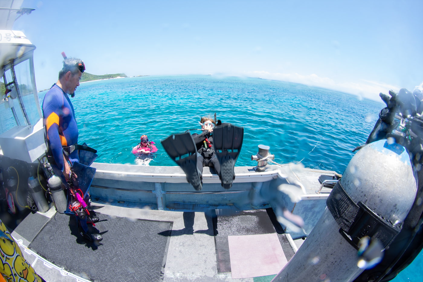 entry moment from the boat