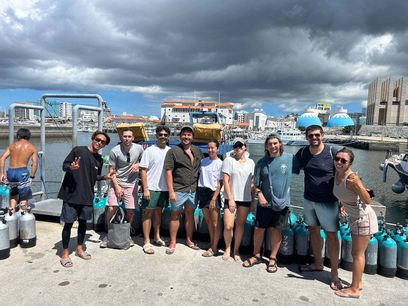 A group photo with our guests.